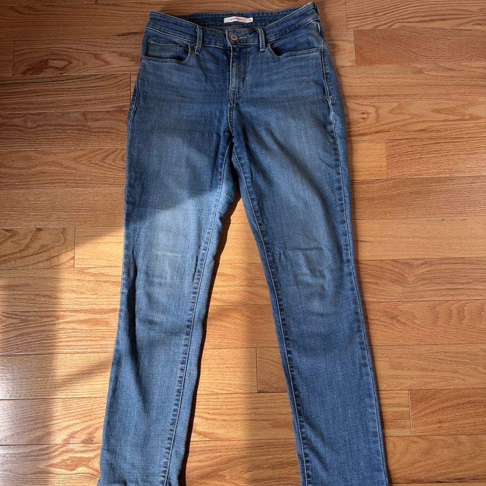 Levi's Women's Skinny Jeans in Medium Blue Wash